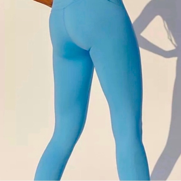 FREE PEOPLE Movement® Alaskan Blue Leggings Size L - NWOT 🫶🏻 - Picture 6 of 10
